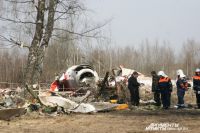 Родственники погибших в смоленской авиакатастрофе считают, что часть вины лежит на организаторах поездки. 
