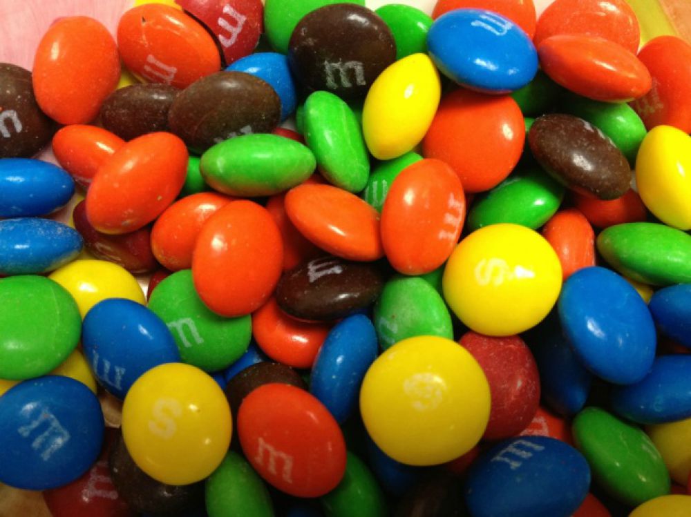 Угадайка - Хотите полюбоваться на праведный гнев? Смешайте Scittles и M&M’s.