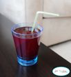 Выпить этот «сок» из желе вряд ли получится, но можно получить кучу положительных эмоций, наблюдая за реакцией человека, который не понимает, почему сок не выливается из опрокинутого стакана.