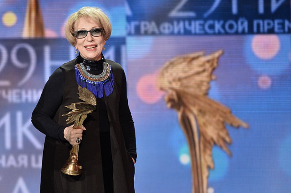 В номинации «Лучшая женская роль второго плана» победила Инна Чурикова. Премия досталась ей за роль в фильме «Страна ОЗ».