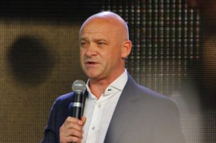 Только за 2015 год связанная с Трухановым группа РОСТ получила 270 млн грн бюджетных средств на ремонты дорог в Одессе и Киеве