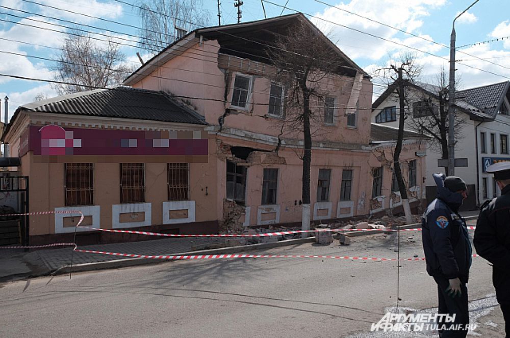 Дом на Октябрьской начал рушиться ночью.