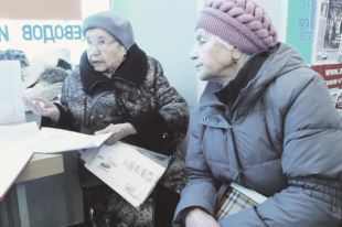 «Куда смотрит новая арзамасская власть?! В домах, пострадавших от взрыва 1988 года, нельзя размещать магазины и салоны красоты!» - считают жительницы ул. Кольцова.