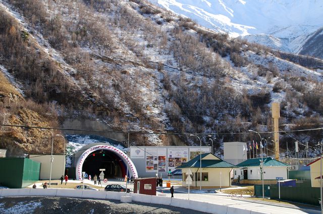 Рокский перевальный тоннель, соединяющий Россию с Южной Осетией.