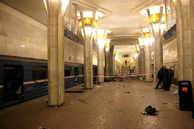 На станции метро «Октябрьская» минского метро после взрыва.