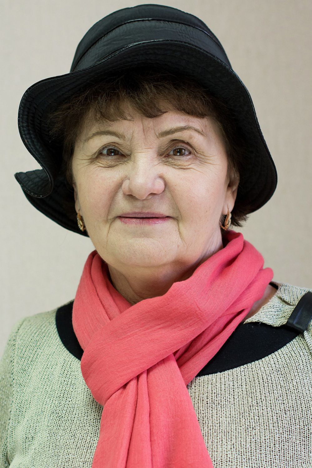 Трушик Вера Васильевна, 67 лет. «Счастье – это здоровые родные, любимые и друзья рядом со мной».