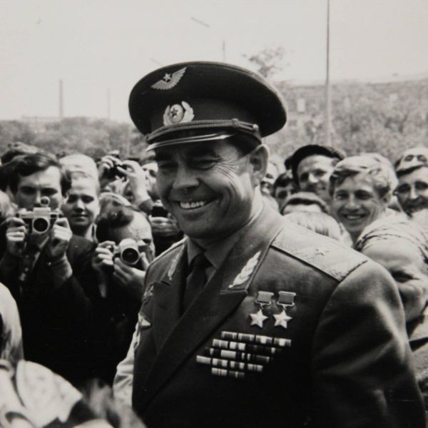 Георгий Береговой родился в селе Федоровка ныне Карловского района Полтавской области