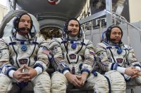 Члены основного экипажа МКС-47/48 астронавт НАСА Джеффри Уилльямс, космонавты Роскосмоса Алексей Овчинин и Олег Скрипочка (слева направо).
