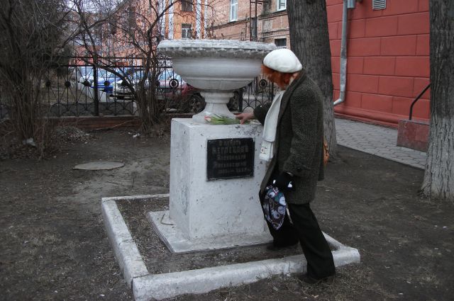 Памятник Александру Николаевичу Чеглецову
