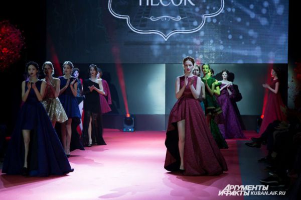 Роскошные вечерние платья от питерских дизайнеров Елены Николаевой и Марии Мерненко.