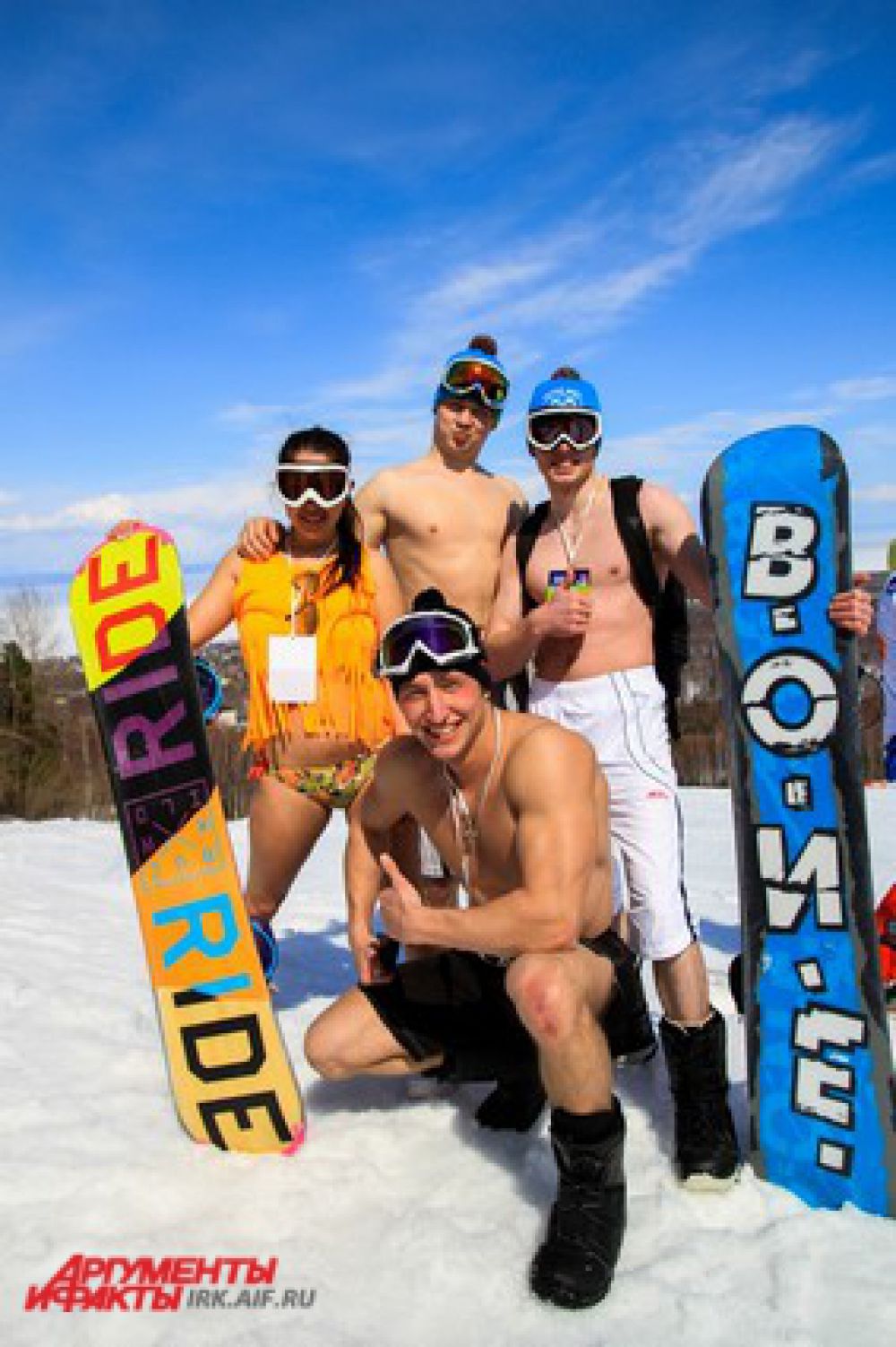 Сноубордисты как всегда всем своим видом пытались показать, что они круче лыжников.