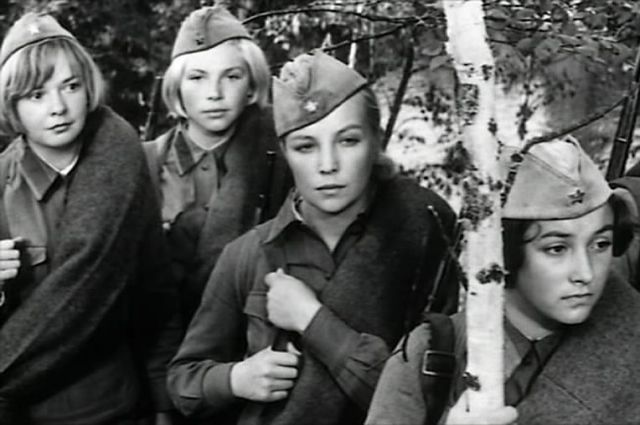 В 2002 году был проведен опрос, в ходе которого самой популярной картиной о Великой Отечественной войне была названа лента Станислава Ростоцкого «А зори здесь тихие».