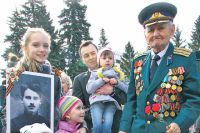 Память о Великой Отечественной войне - одна из тех немногих ценностей, которые объединяют разные поколения.
