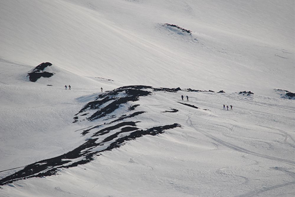 Ски-альпинизм — сравнительно молодой вид спорта и активного отдыха, сочетающий горные лыжи и альпинизм. 