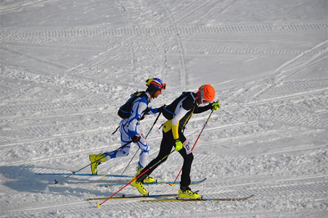 ки-альпинизм — сравнительно молодой вид спорта и активного отдыха, сочетающий горные лыжи и альпинизм.