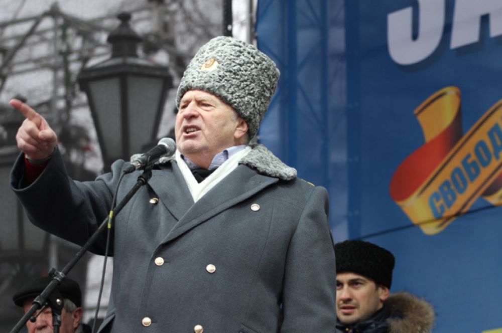 Кандидат в президенты РФ, лидер ЛДПР Владимир Жириновский выступает на митинге в свою поддержку на Пушкинской площади, 2012 год.
