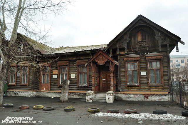 Дом купчихи Кузьминой, в котором ныне располагается музей городского быта.