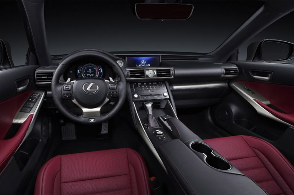 Салон Lexus IS