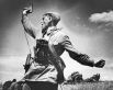 «Комбат». Младший политрук Алексей Еременко ведет солдат в атаку. 1942 год