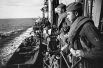 Бойцы Красной Армии на палубе крейсера «Красный Крым» направляются на помощь защитникам Севастополя. Крымская область, 1942 год