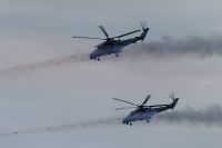 Боевые самолеты и вертолеты можно было увидеть в небе над Новосибирском
