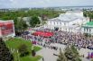 В Таганроге «Бессмертный полк» собрал 10 тысяч человек. Перед началом шествия сводный хор города исполнил песню «Бессмертный полк».
