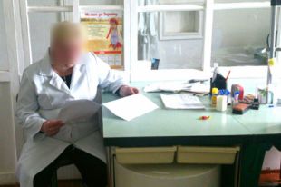 Работник одной из аптек