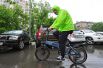 Руководитель департамента природопользования и охраны окружающей среды Москвы Антон Кульбачевский также принял участие в акции «На работу на велосипеде».