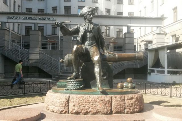 Памятник Корчмину на Васильевском острове.