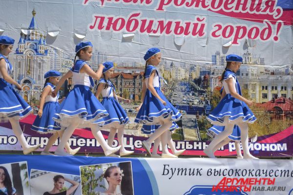 После конкурса для хабаровчан выступили лучшие детские коллективы города.