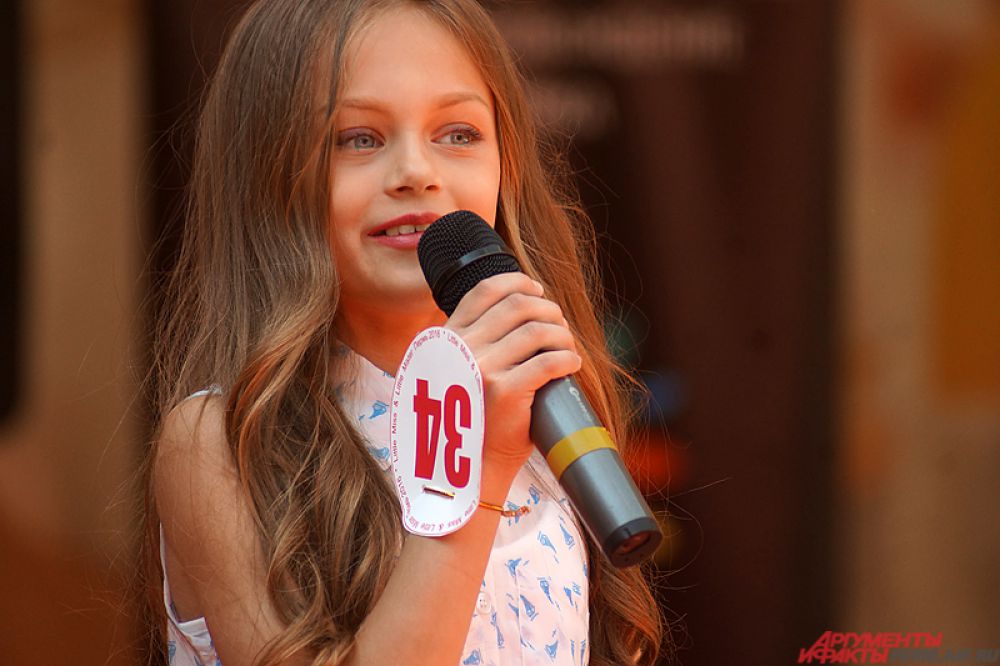 В гала-шоу участвовали девочки и мальчики в возрасте от 3 до 12 лет.