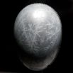 «Ледяное яйцо Нобеля», 1914 год. Платиновое яйцо, украшенное гравированной эмалью в виде заиндевевших узоров. Сюрприз — часы с имитацией ледяных узоров из платины и хрусталя.