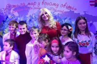 Екатерина Бужинская с участниками проекта