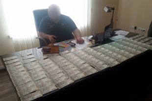 Злоумышленника задержали в его служебном кабинете во время получения неправомерной выгоды