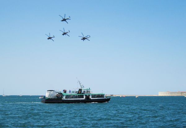 Крым впервые принимал этап всероссийского армейского конкурса по воздушной выучке летных экипажей «Авиадартс». Завершился он 5 июня авиашоу в Севастополе. 