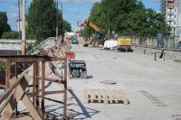 Ремонт моста на улице Суворова идет с отставанием на три недели.