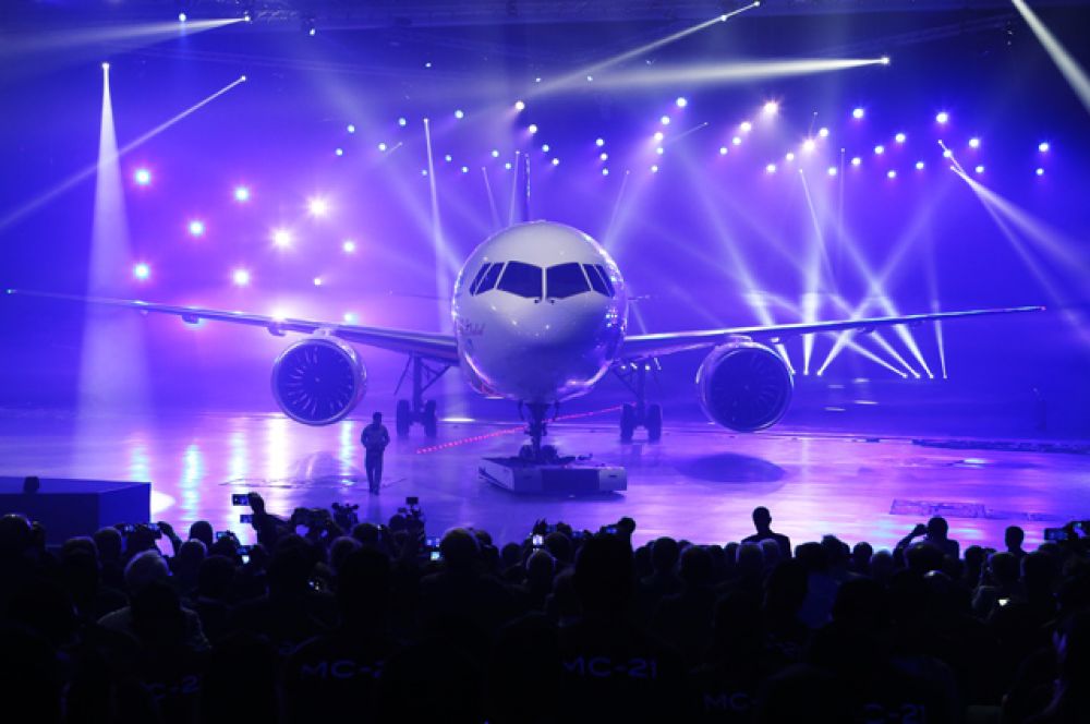 Церемония выкатки магистрального самолета МС-21-300 на Иркутском авиационном заводе корпорации «Иркут».