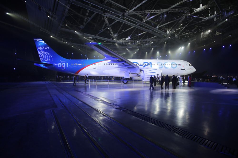 Церемония выкатки магистрального самолета МС-21-300 на Иркутском авиационном заводе корпорации «Иркут».