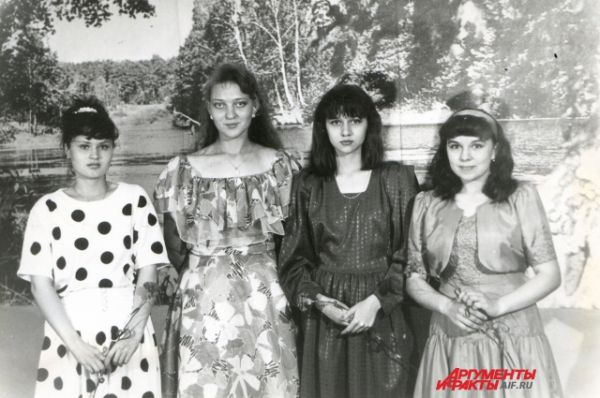 Выпускницы начала 90-х, Казань.
