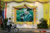 Сам король Таиланда встречает свой юбилей в бангкокском госпитале. 