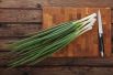 Зеленый лук. Много-много витаминов в хрустящих зеленых стрелках лука. Сейчас он  самый полезный, идеально подойдет для зеленых салатов и окрошки.