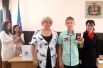 Юным гражданам Ворошиловского района 14-летним жителям вручили паспорта.