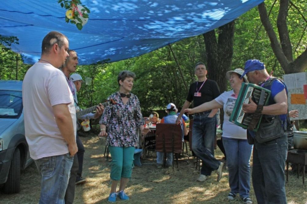 Борьба за первое место конкурса «Созвездие» проходила в нескольких номинациях: авторская песня, военно-патриотическая песня, лучшая песня о Ростове, детский конкурс «Юное дарование», лучший коллектив.