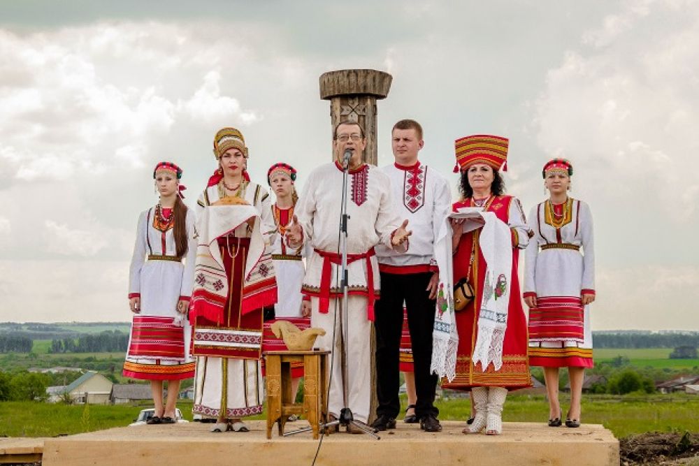 На праздник собралось много фольклорных коллективов.