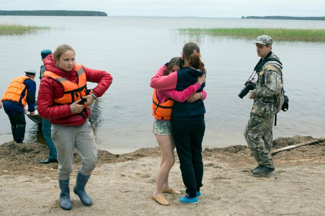 Поисково-спасательная операция в районе озера Сямозеро в Карелии, на котором в туристическом походе во время шторма погибли дети.