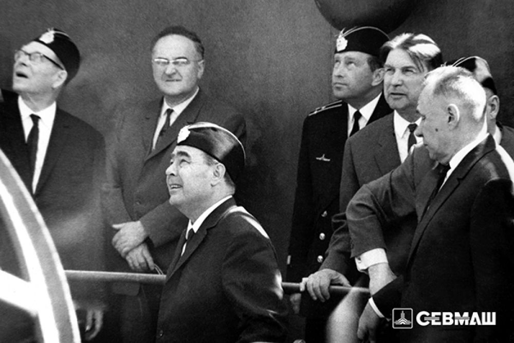 30 мая 1967 года Севмашпредприятие посетил генеральный секретарь ЦК КПСС Леонид Брежнев. Он спускался в отсеки новейшего по тому времени атомного ракетоносца. Именно в этот приезд генсека особое внимание было уделено строительству на Севмаше атомных подводных ракетоносцев стратегического назначения второго поколения проекта 667А.