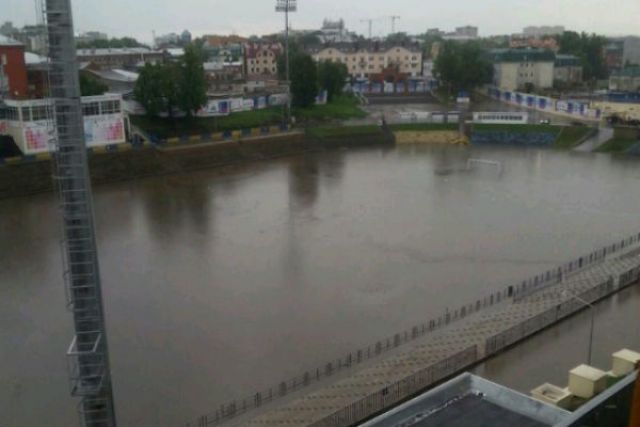 Стадион «Труд» во время последнего ульяновского потопа превратился в стадион «Пруд».