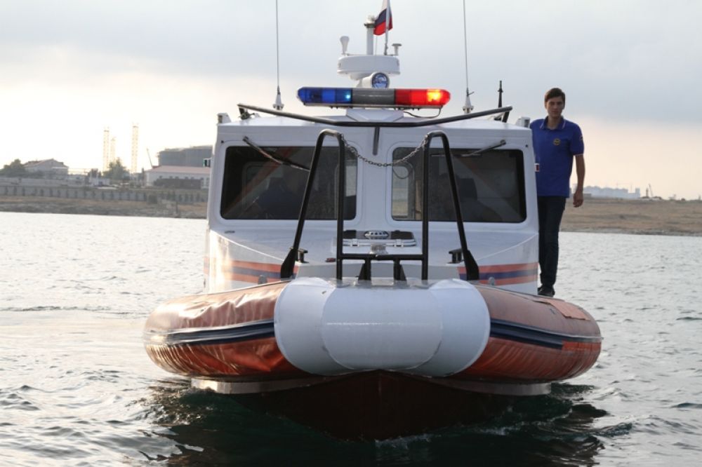 Снаряд решено было отбуксировать в открытое море, на безопасное расстояние.