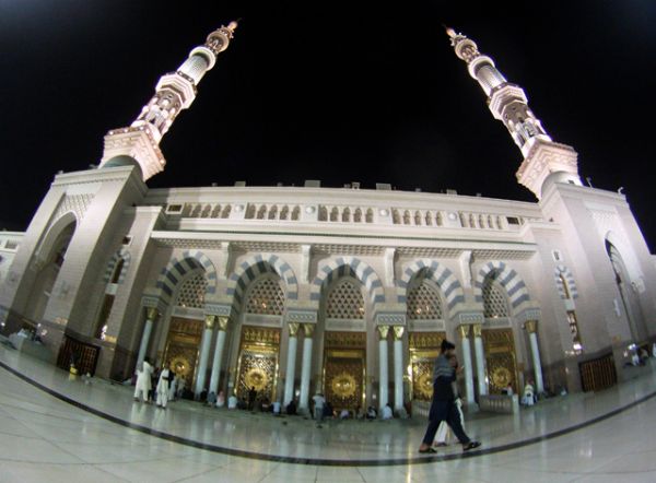 Мечеть Пророка‎ — вторая по значимости святыня в исламе после Заповедной мечети в Мекке. Здесь находится место захоронения пророка Мухаммеда.