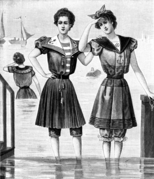 В XIX веке появились первые раздельные женские купальные костюмы. 